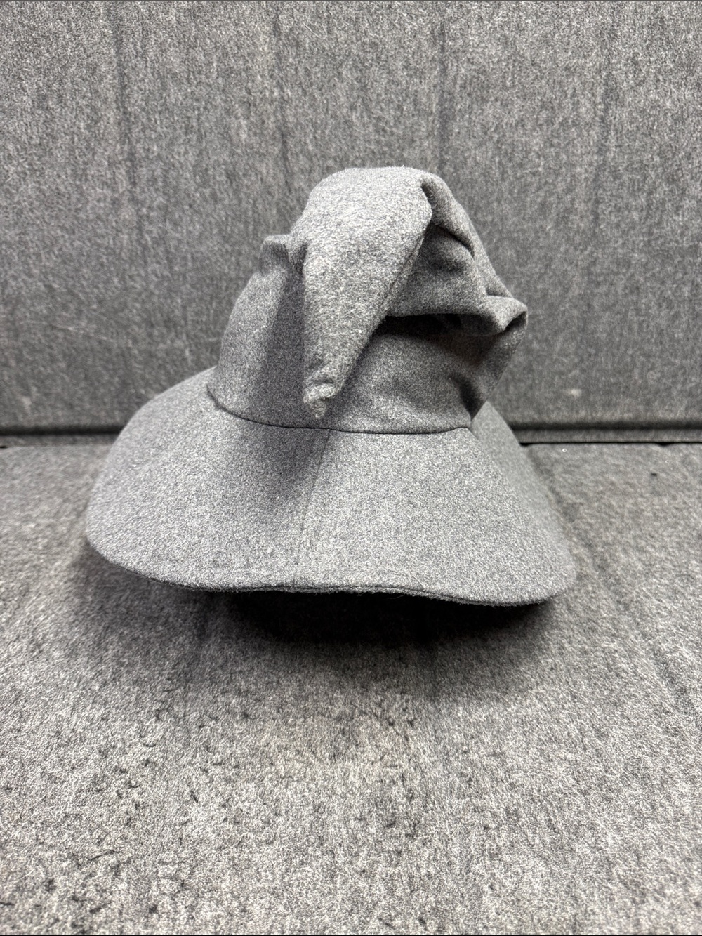 Warner Bros. Hobbit Gray Felt Witch Hat with Pointed Tip - Picture 3 of 8